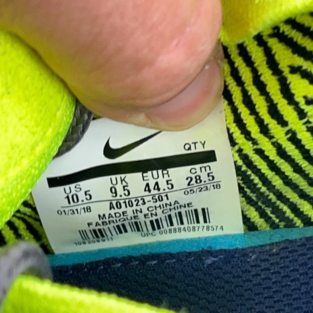 Nike‎ Air Max 270 Flyknit Men's 10.5 Blue Pink Green Volt A01023-501
